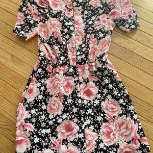Boohoo floral romper in a size 8